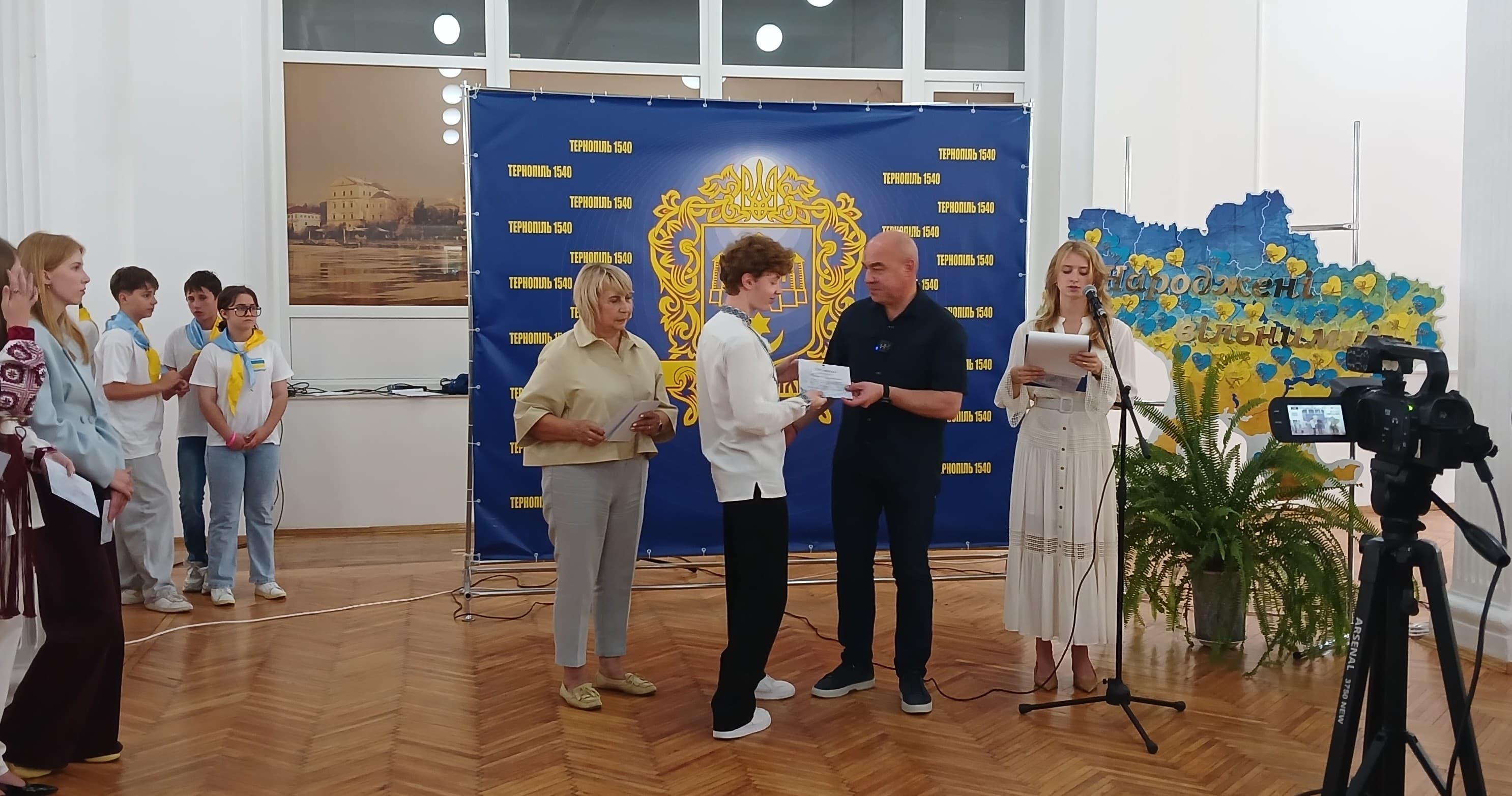Нагородження кращих учнів закладів освіти Тернопільської громади